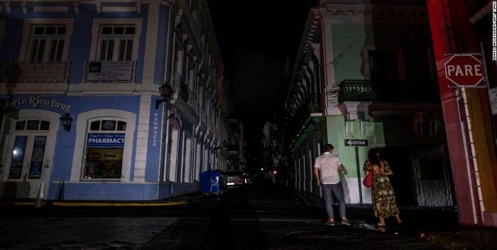Puerto Rico va oscuras por Fiona